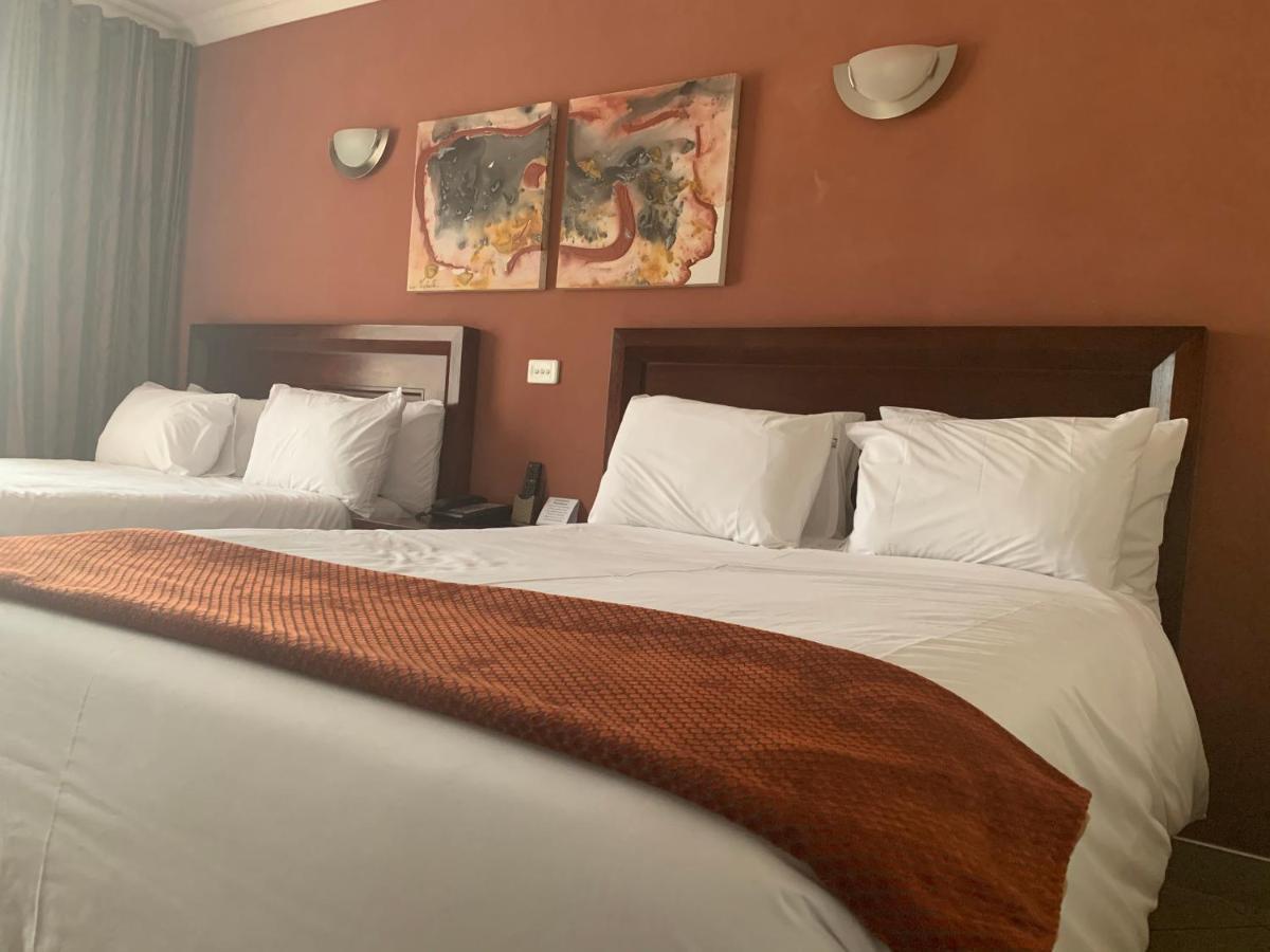 Royal Hotel Полокване Екстер'єр фото